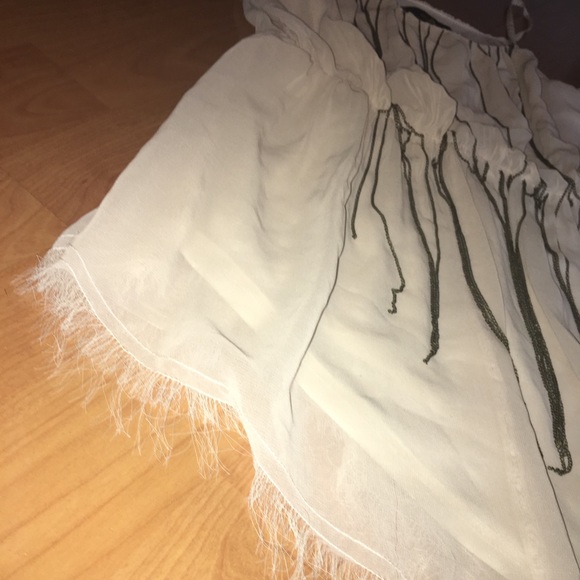 Off-white Tunic with Chain Detail - Picture 3 of 3